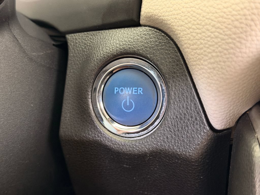 Used 2022 Toyota RAV4 Limited AWD/4WD image 6