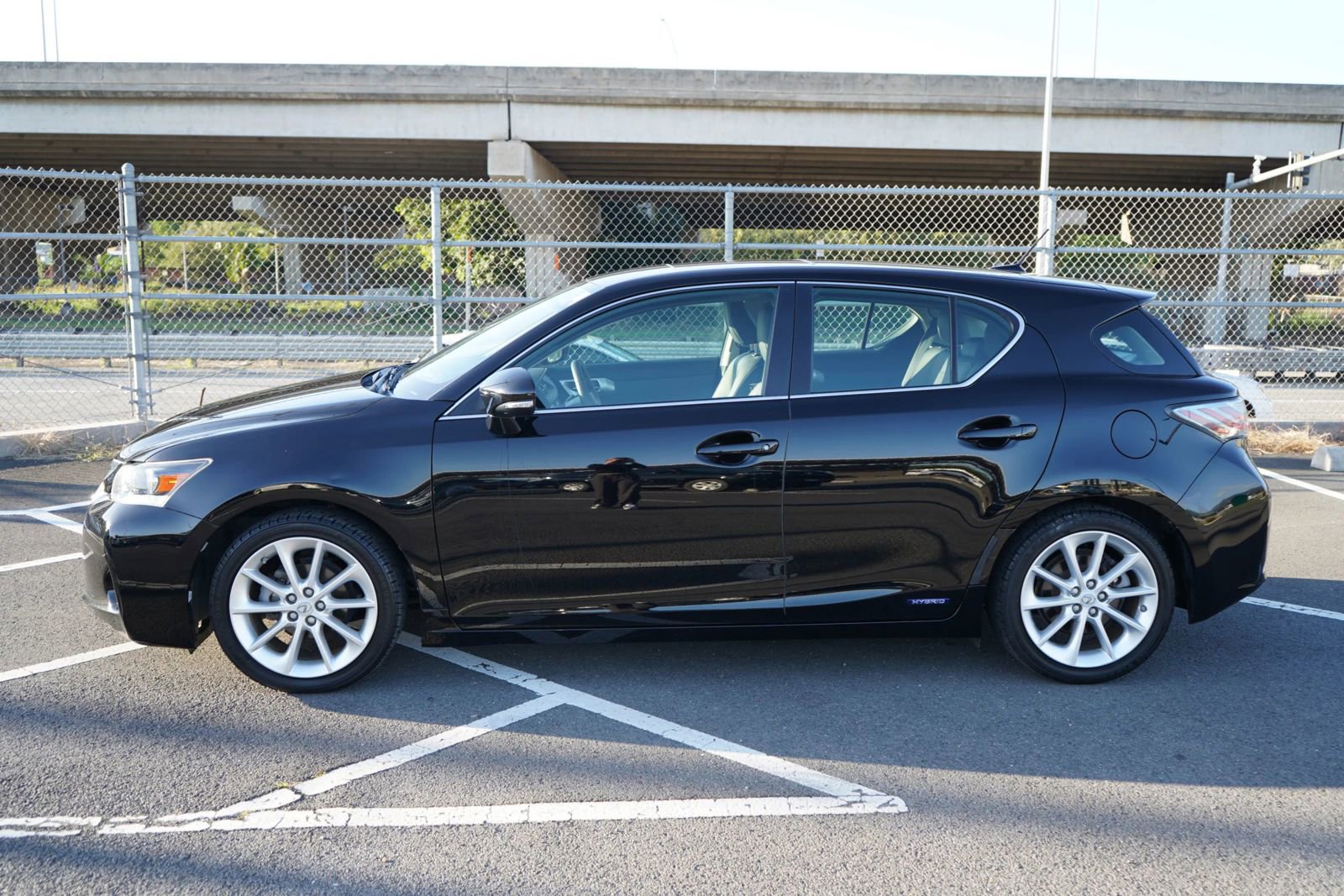 Used 2012 Lexus CT 200h image 2
