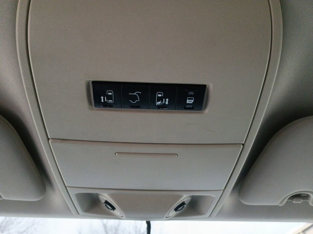 Used 2015 Chrysler Town & Country Touring w/ Driver Convenience Group image 33