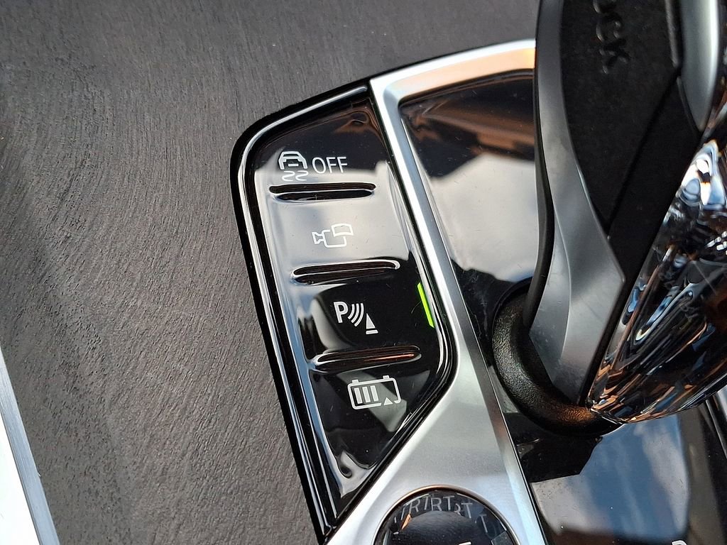 Certified 2023 BMW X5 xDrive45e w/ Executive Package image 20