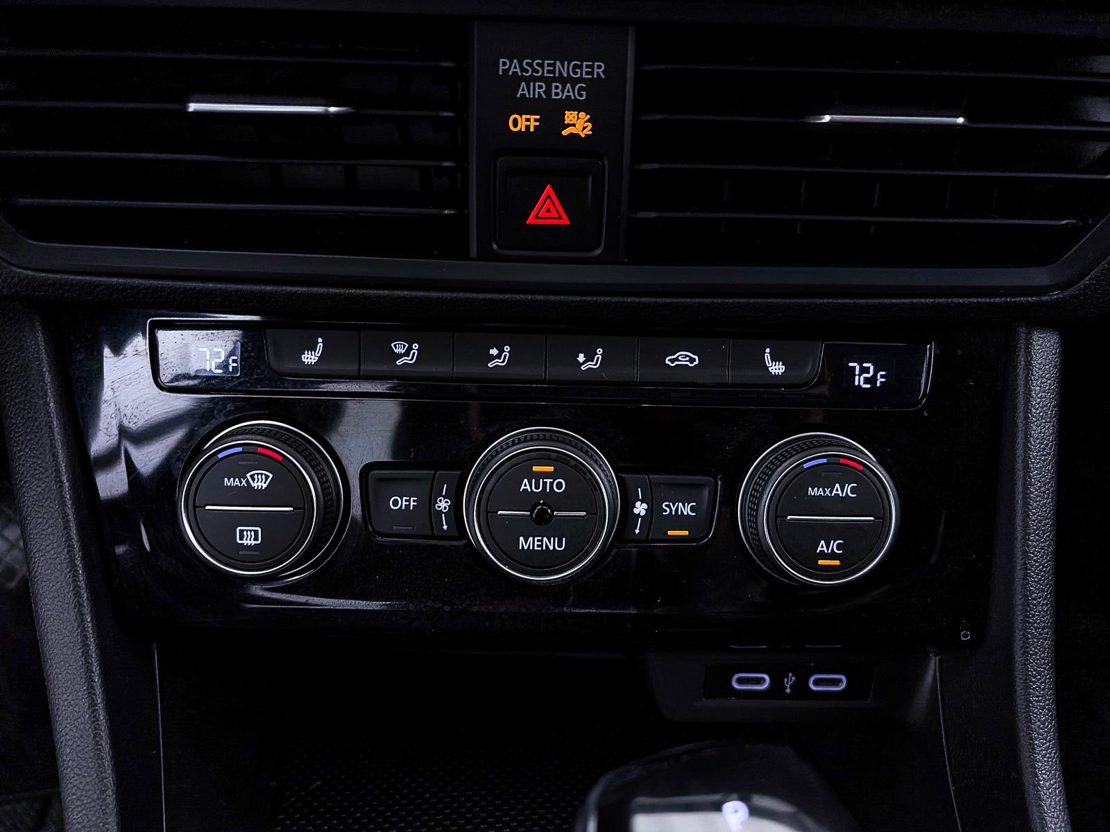 Used 2023 Volkswagen Jetta SE w/ Panoramic Sunroof Package FWD image 22