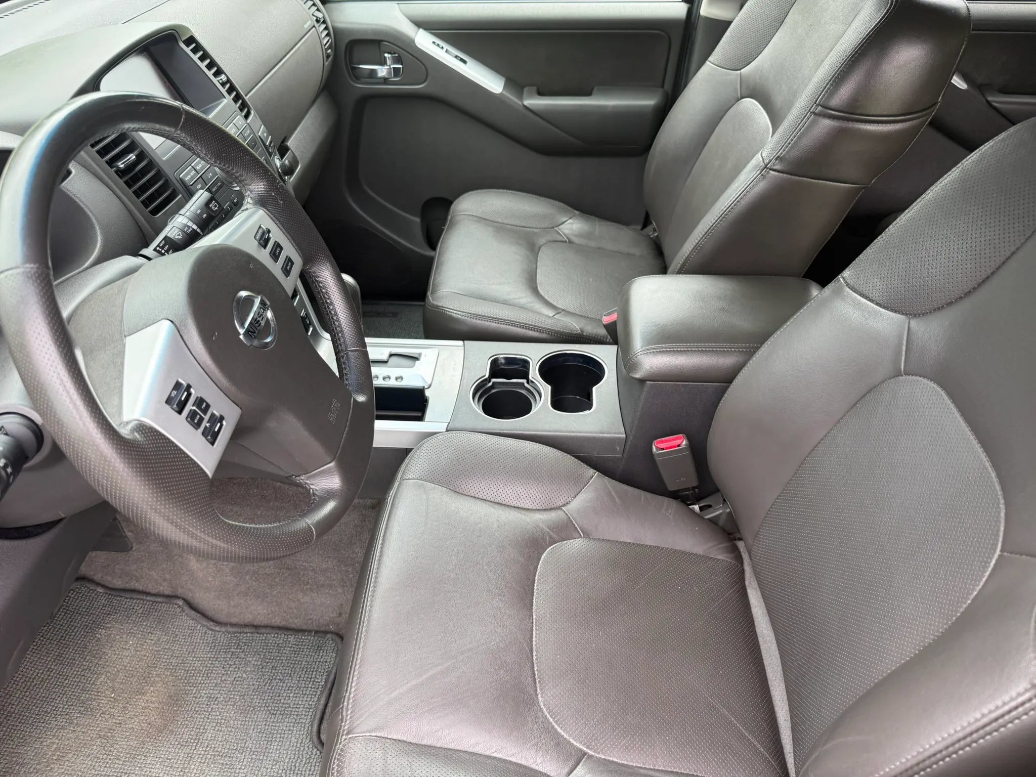 Used 2008 Nissan Pathfinder SE w/ Leather Pkg AWD/4WD image 9