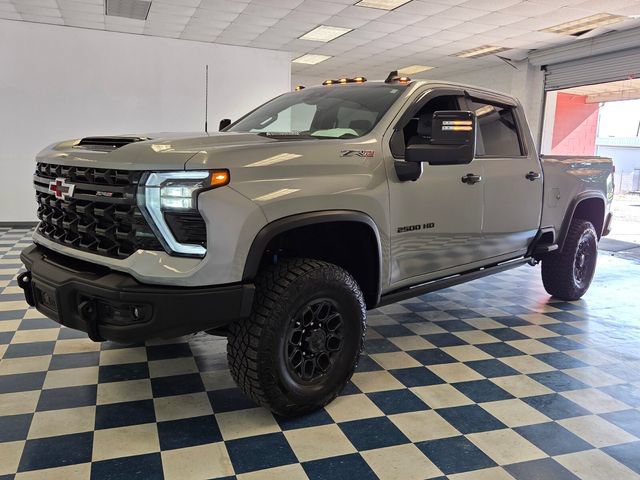 Used 2024 Chevrolet Silverado 2500 ZR2 w/ ZR2 Bison Edition AWD/4WD image 3