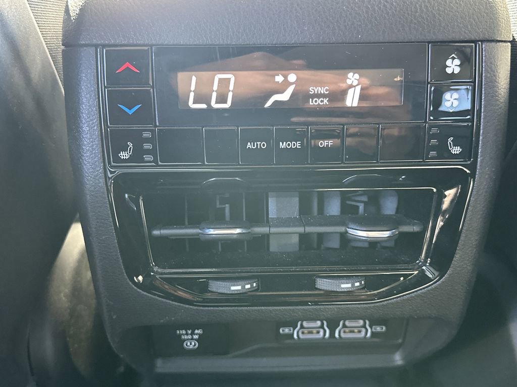 Used 2023 Jeep Grand Cherokee L Limited w/ Black Appearance Package image 26