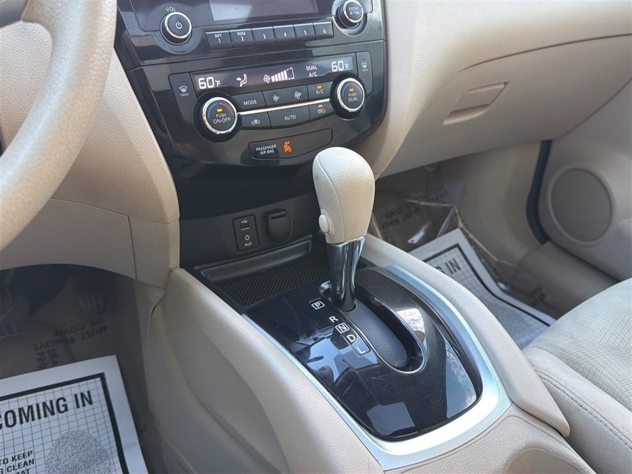 Used 2014 Nissan Rogue SV w/ SV Moonroof Package AWD/4WD image 19