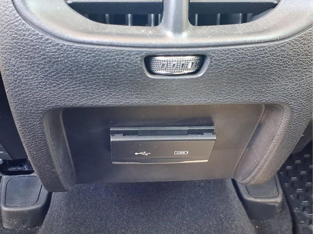 Used 2020 Jeep Cherokee Latitude Plus w/ Cold Weather Group image 16