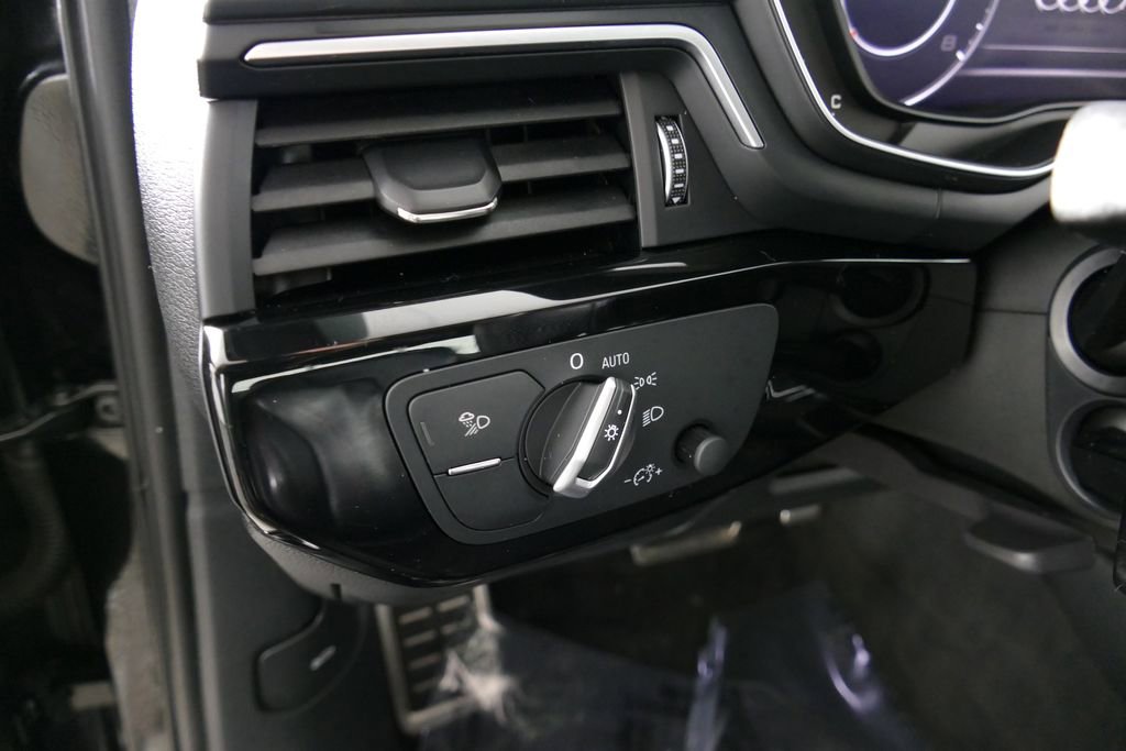 Used 2019 Audi A4 2.0T Premium Plus w/ Premium Plus Package image 21