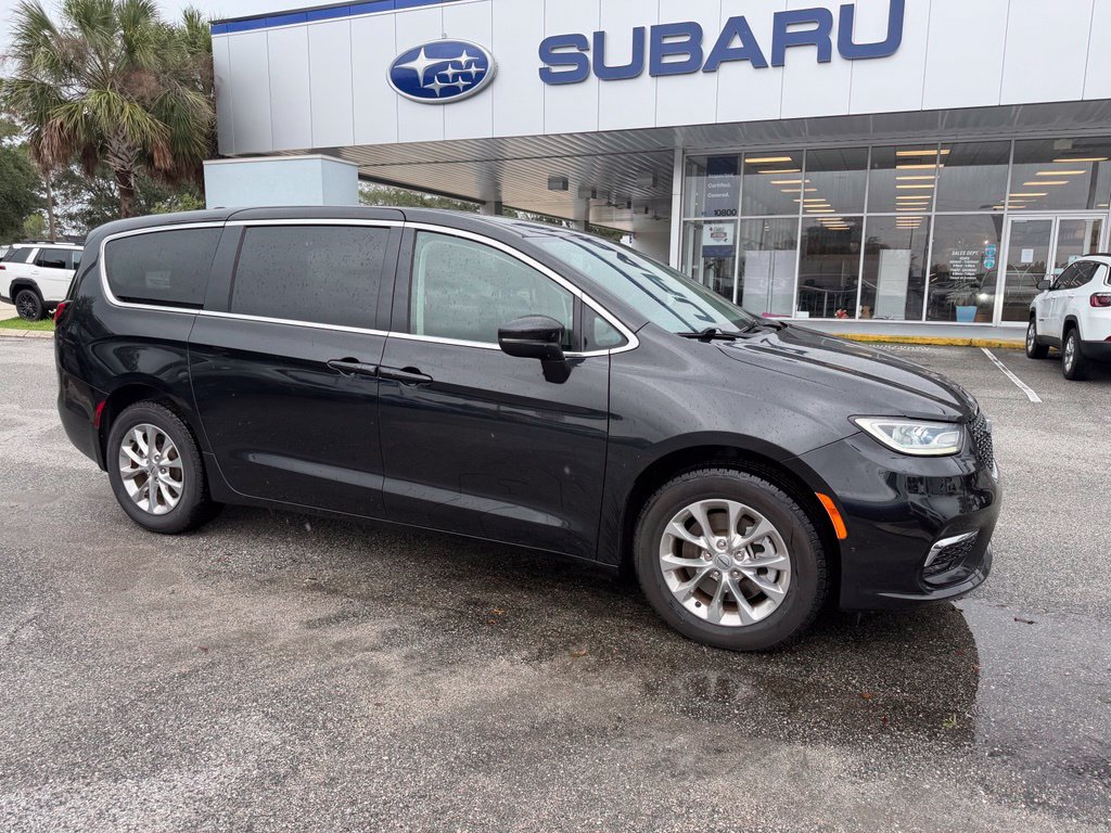Used 2023 Chrysler Pacifica Touring-L