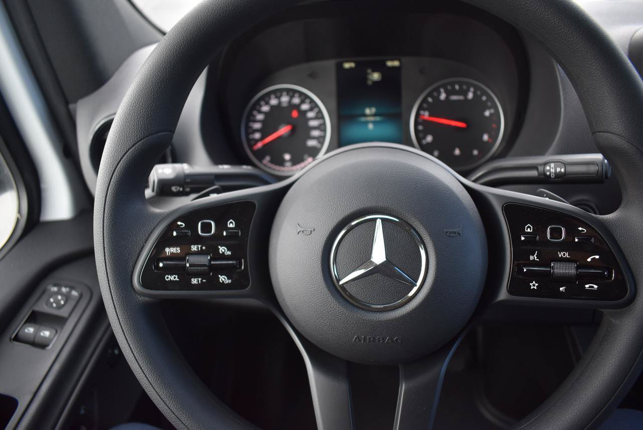 Used 2024 Mercedes-Benz Sprinter 2500 image 13