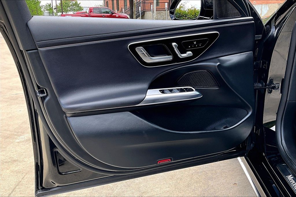 Used 2025 Mercedes-Benz E 350 Sedan image 24