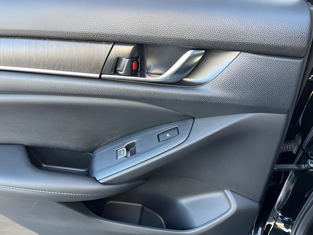 Used 2022 Honda Accord Touring image 29