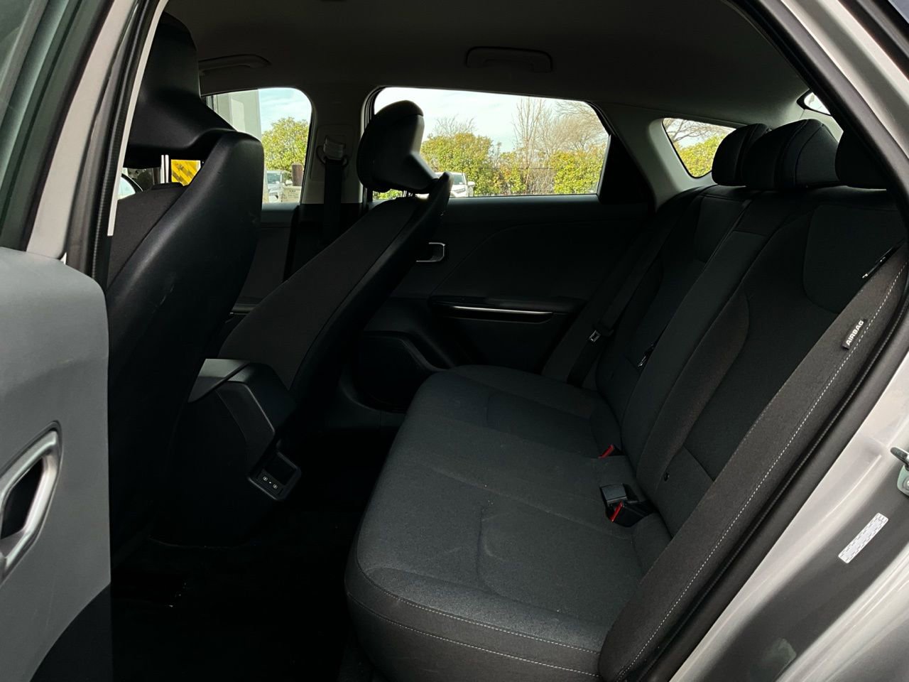 Used 2025 Kia K4 LXS image 11