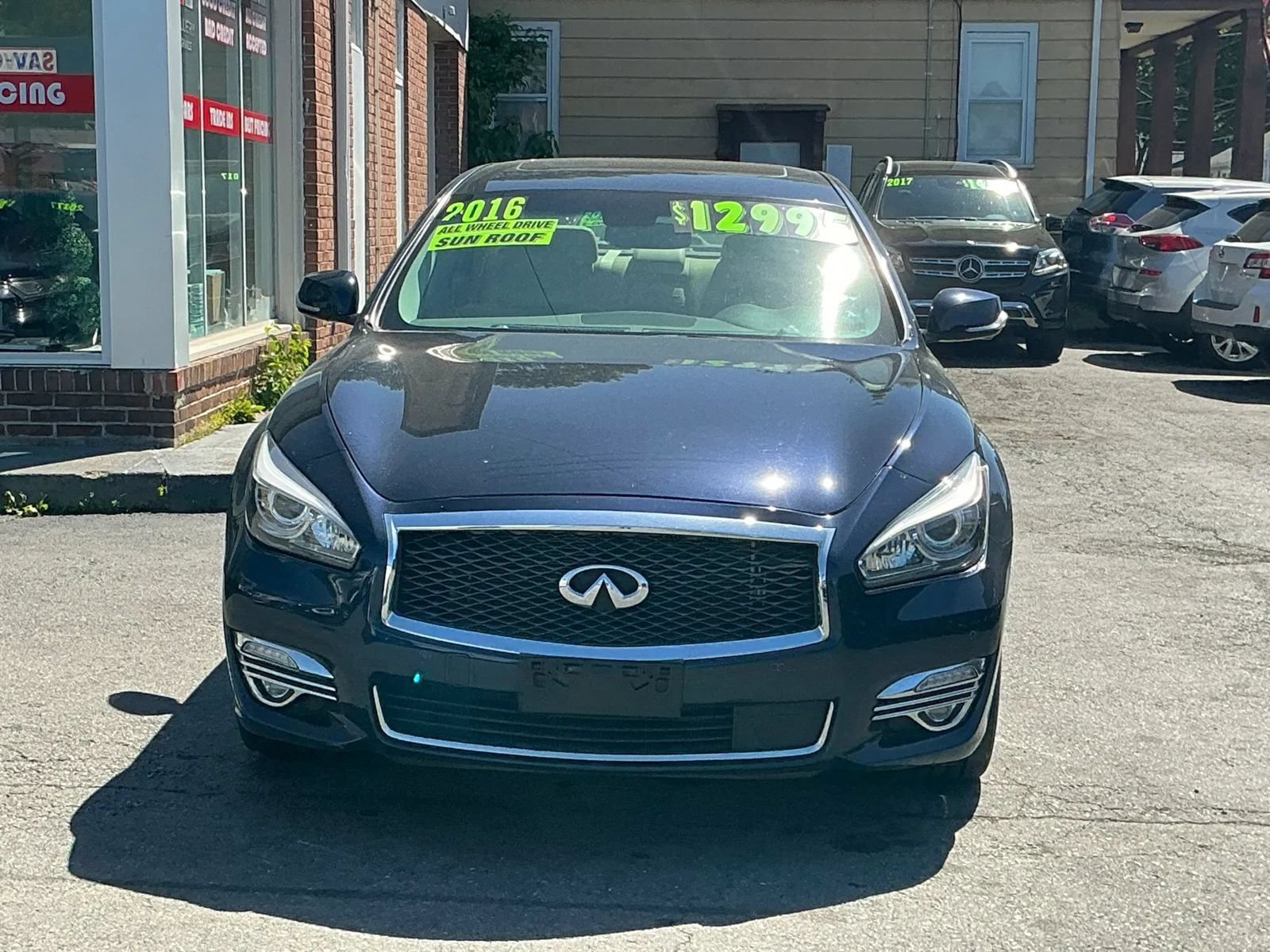 Used 2016 INFINITI Q70 3.7 w/ Technology Package AWD/4WD image 2