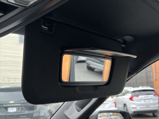 Used 2025 Chevrolet Suburban High Country w/ Sun And Tow Package image 32