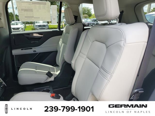 New 2025 Lincoln Aviator AWD image 19