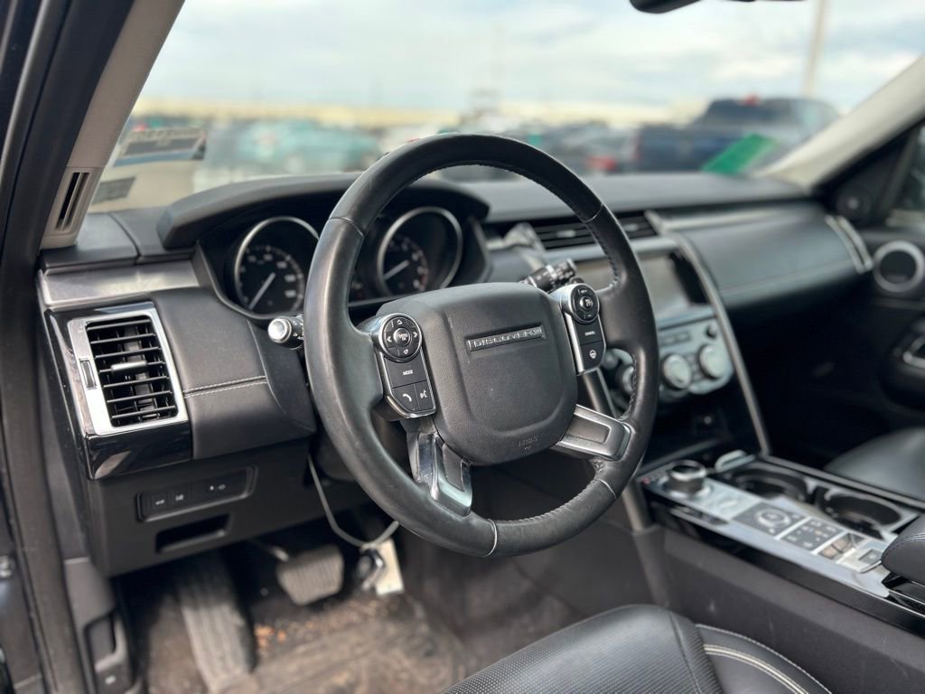 Used 2017 Land Rover Discovery First Edition AWD/4WD image 9