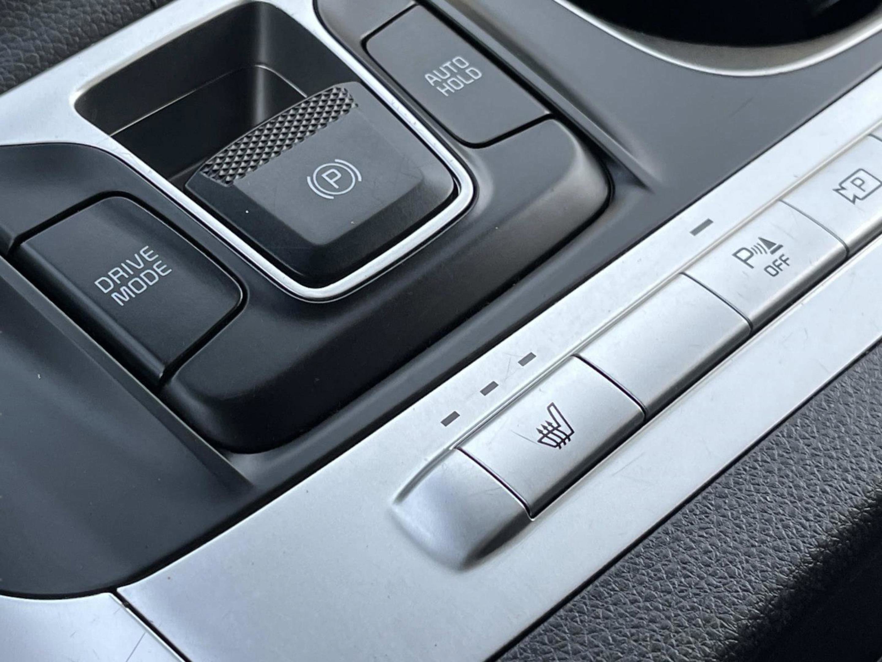 Used 2024 Kia Carnival LX image 35