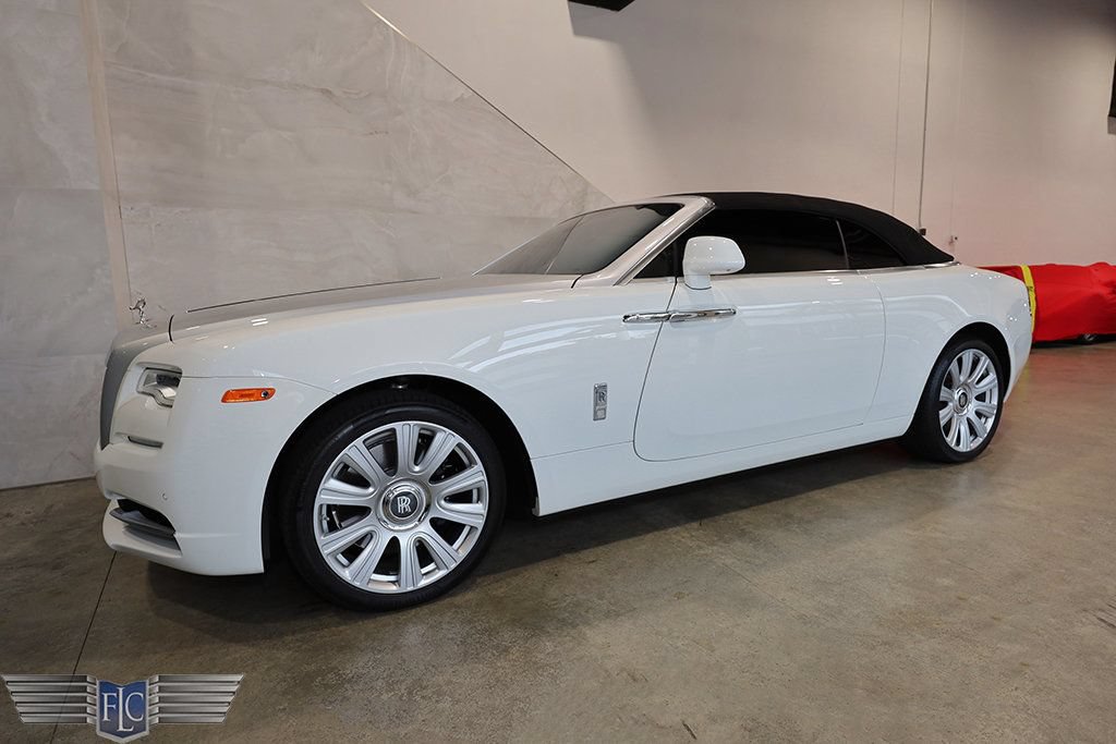 Used 2017 Rolls-Royce Dawn RWD image 4