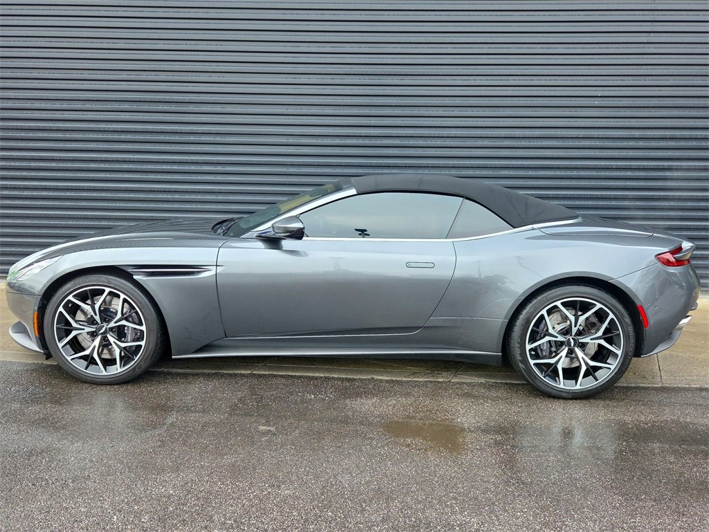 Used 2019 Aston Martin DB11 Volante image 2