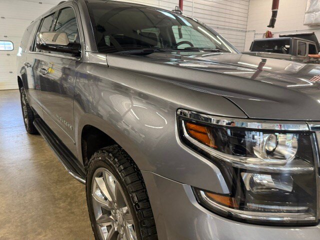 Used 2018 Chevrolet Suburban Premier AWD/4WD image 3