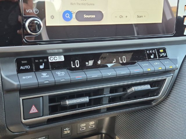 New 2026 Toyota Camry SE w/ Convenience Package AWD/4WD image 22