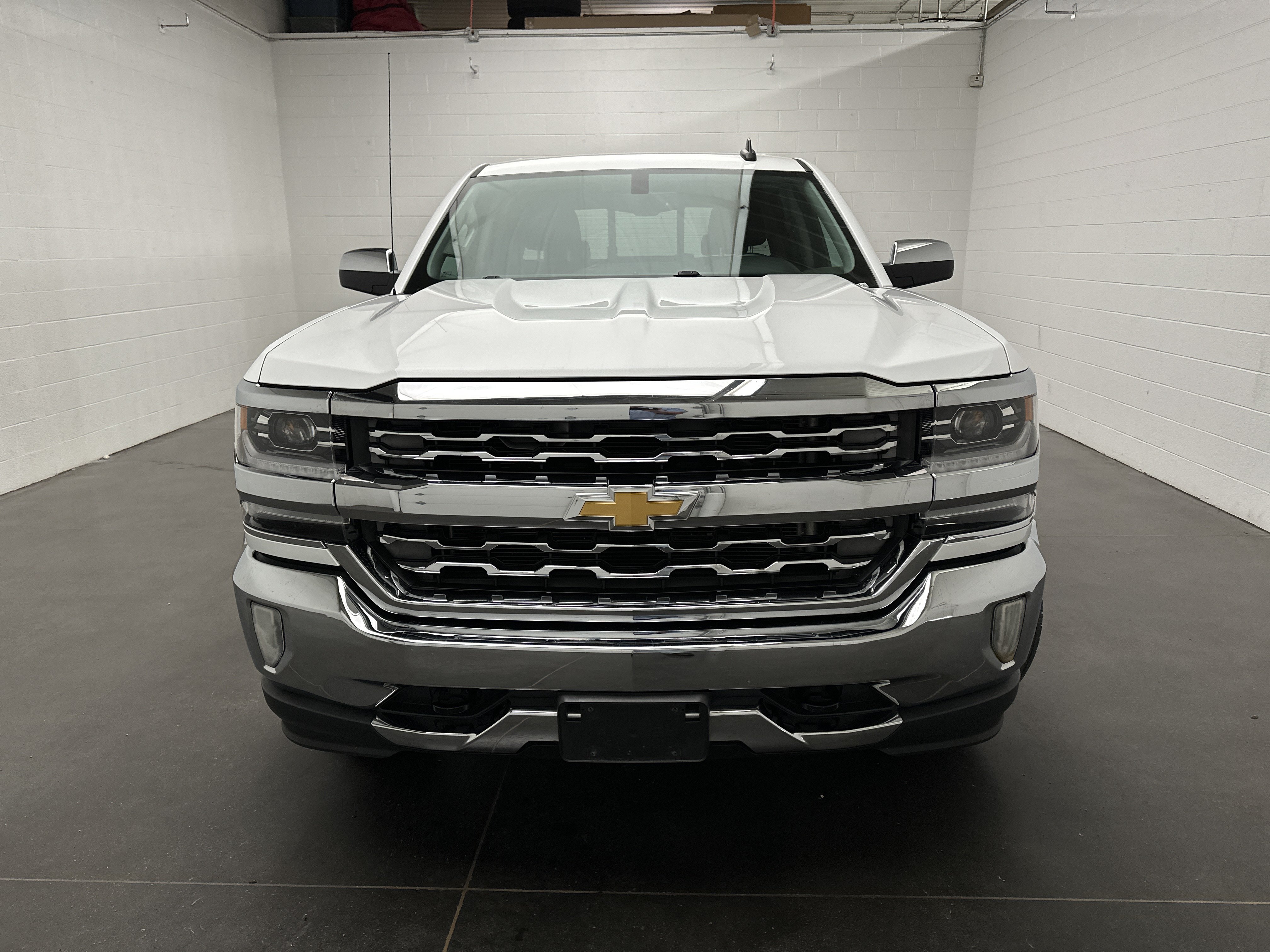 Used 2016 Chevrolet Silverado 1500 LTZ w/ Sport Package AWD/4WD image 3