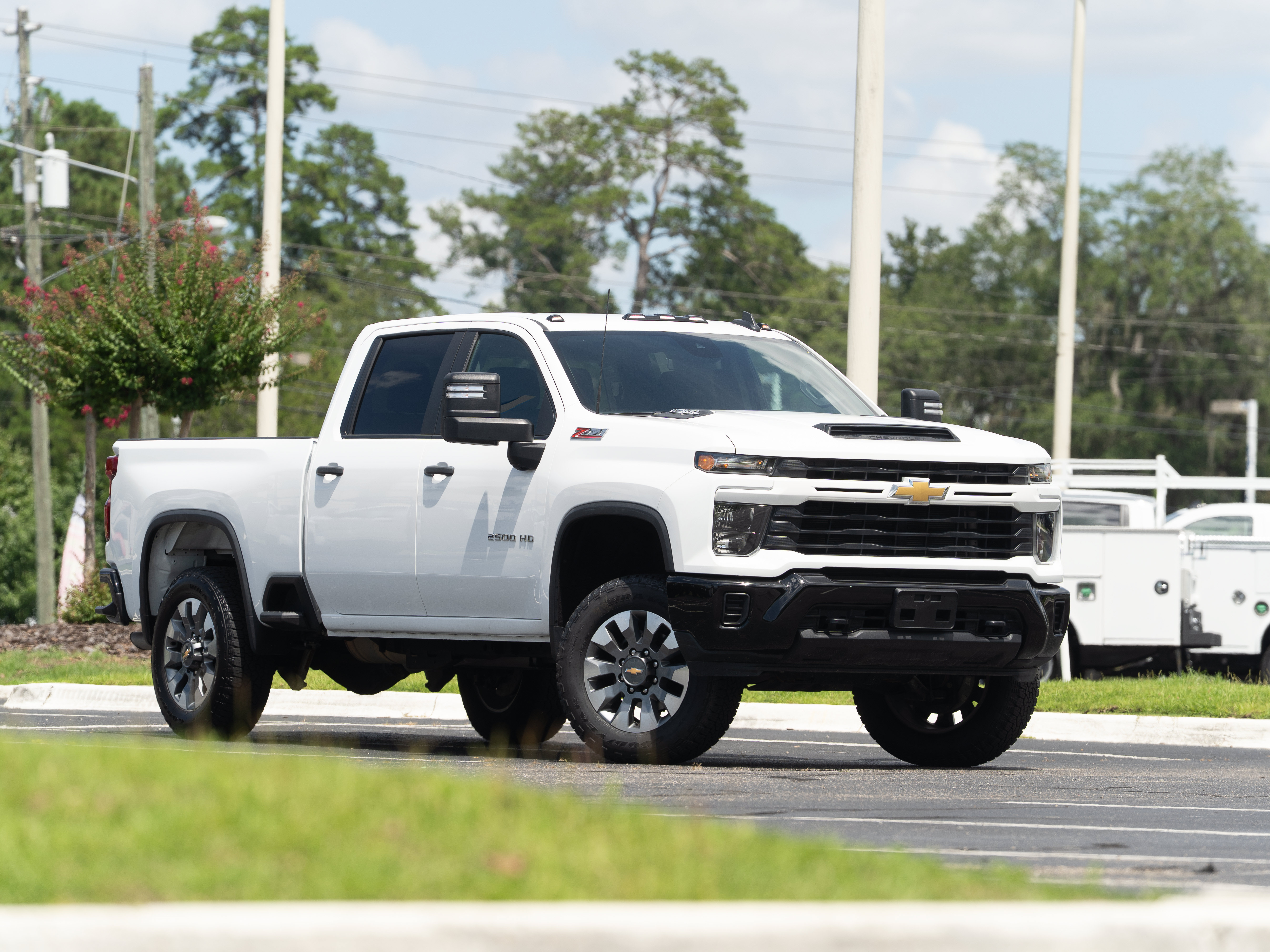 Used 2025 Chevrolet Silverado 2500 Custom w/ Z71 Off-Road Package AWD/4WD video 2