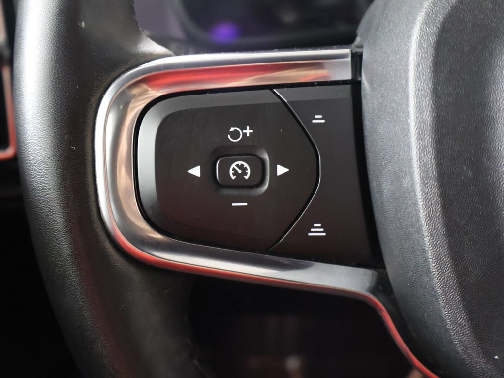 Used 2023 Volvo C40 Recharge Core AWD/4WD image 39