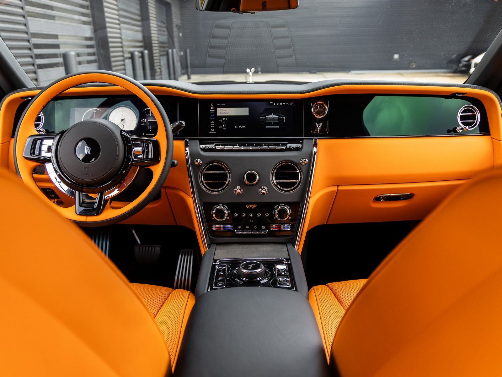 Used 2025 Rolls-Royce Cullinan image 4