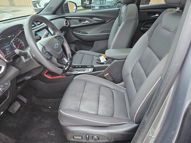 Used 2021 Chevrolet TrailBlazer RS w/ Sun and Liftgate Package FWD image 14