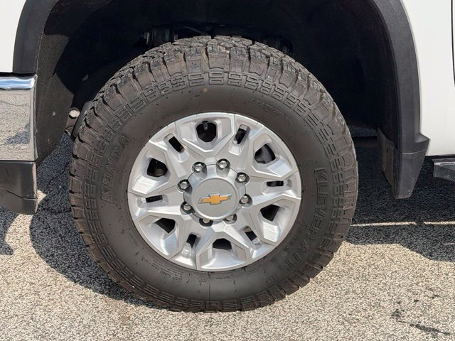 Used 2022 Chevrolet Silverado 2500 LT w/ Convenience Package AWD/4WD image 7