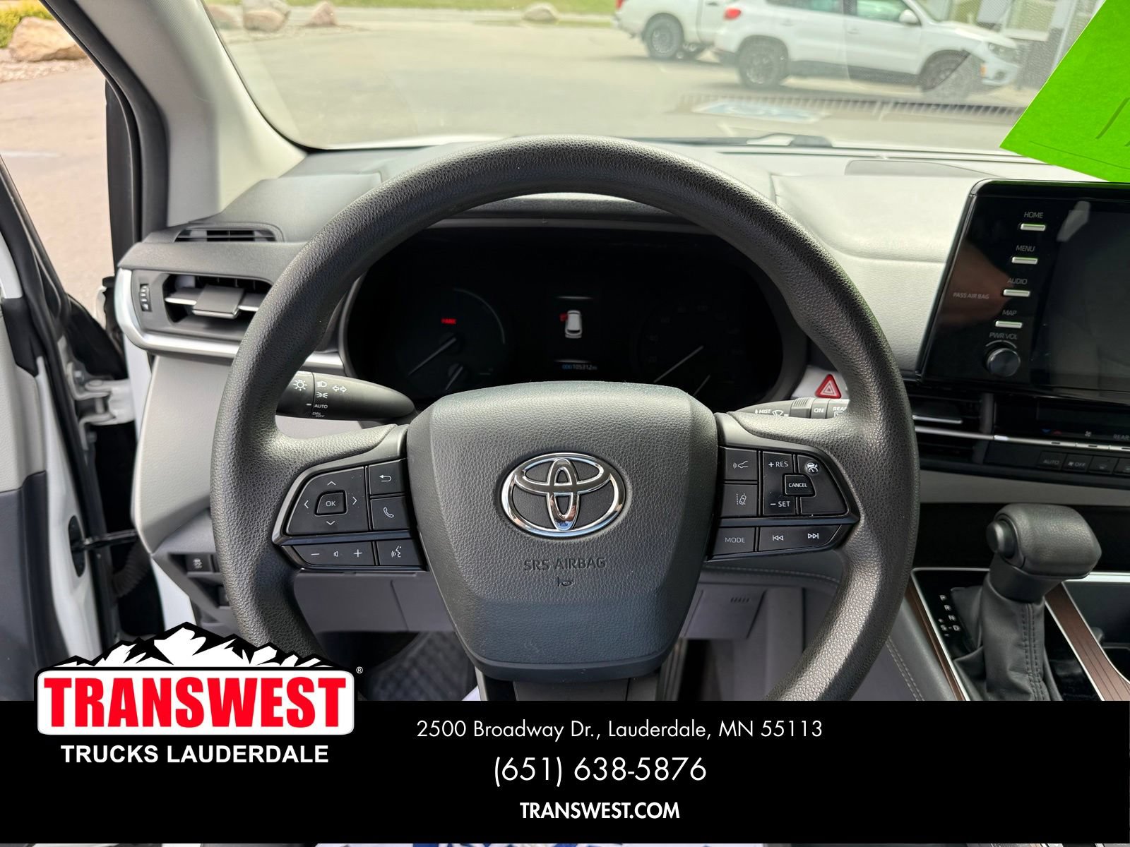 Used 2024 Toyota Sienna LE AWD/4WD image 10