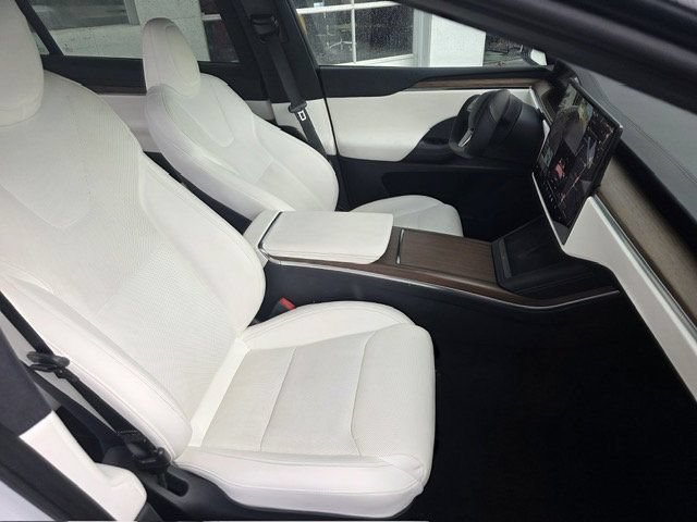 Used 2023 Tesla Model X AWD/4WD image 4
