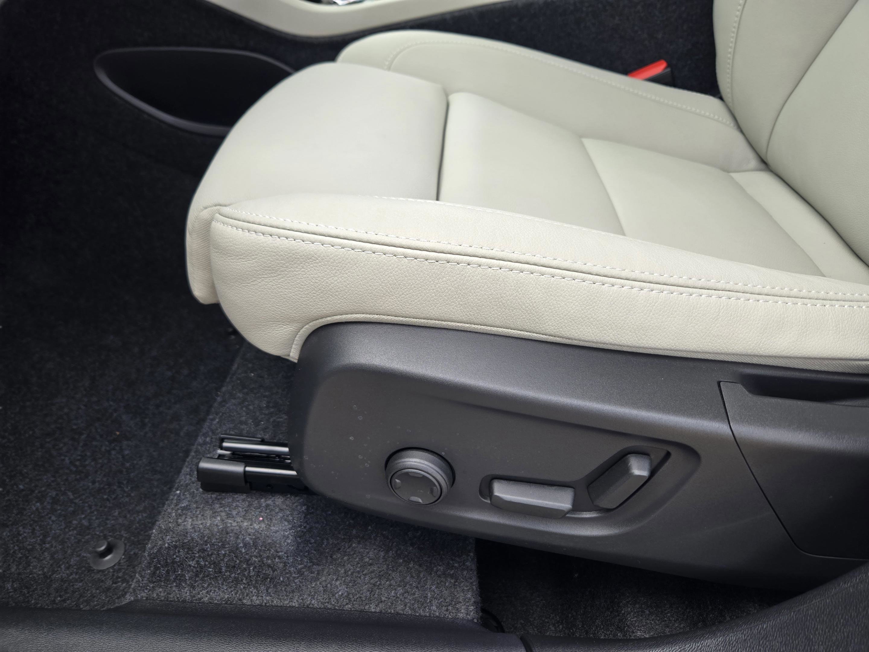 New 2026 Volvo XC40 B5 Plus w/ Protection Package Premier AWD/4WD image 20