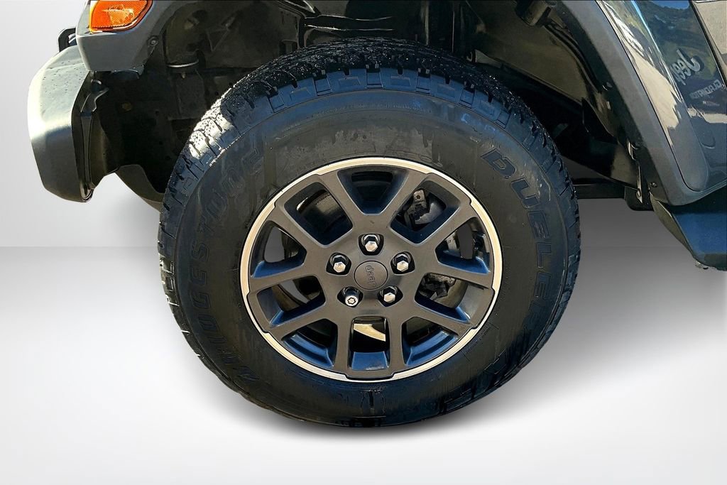 Used 2020 Jeep Gladiator Overland w/ LED Lighting Group image 29