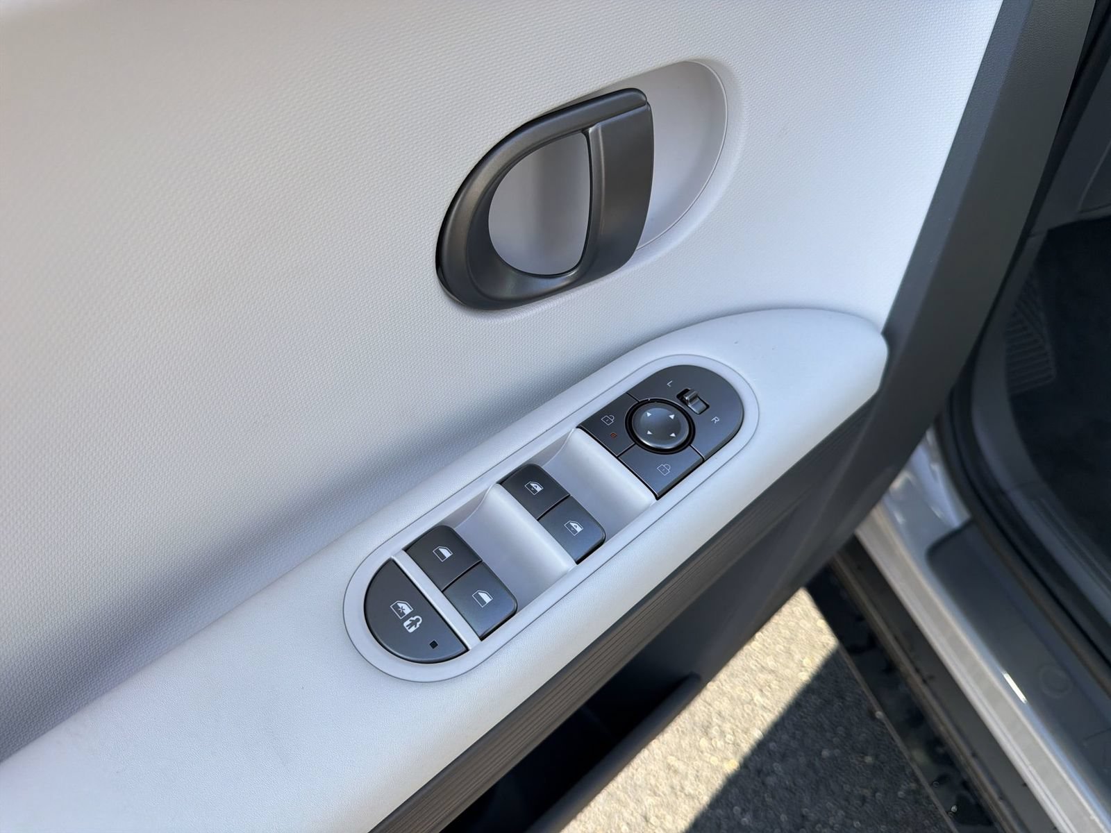 New 2026 Hyundai Ioniq 5 SEL AWD/4WD image 13