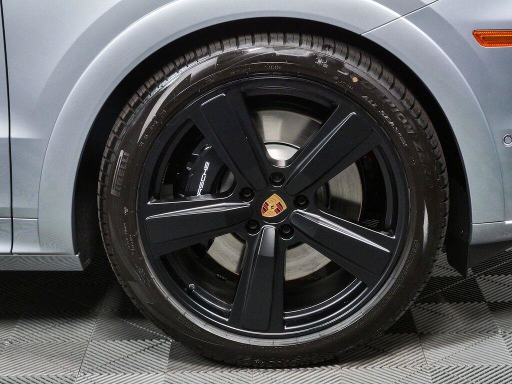 New 2026 Porsche Cayenne GTS AWD/4WD image 40