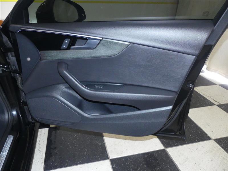 Used 2022 Audi A4 2.0T Premium w/ Convenience Package image 25