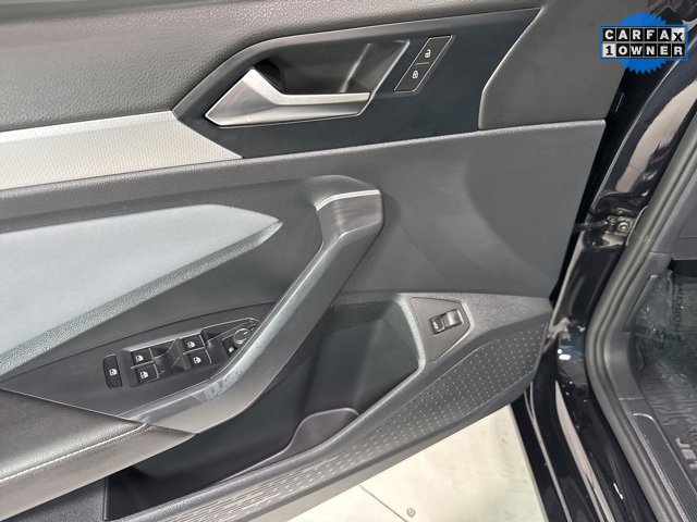 Used 2025 Volkswagen Jetta SE image 10