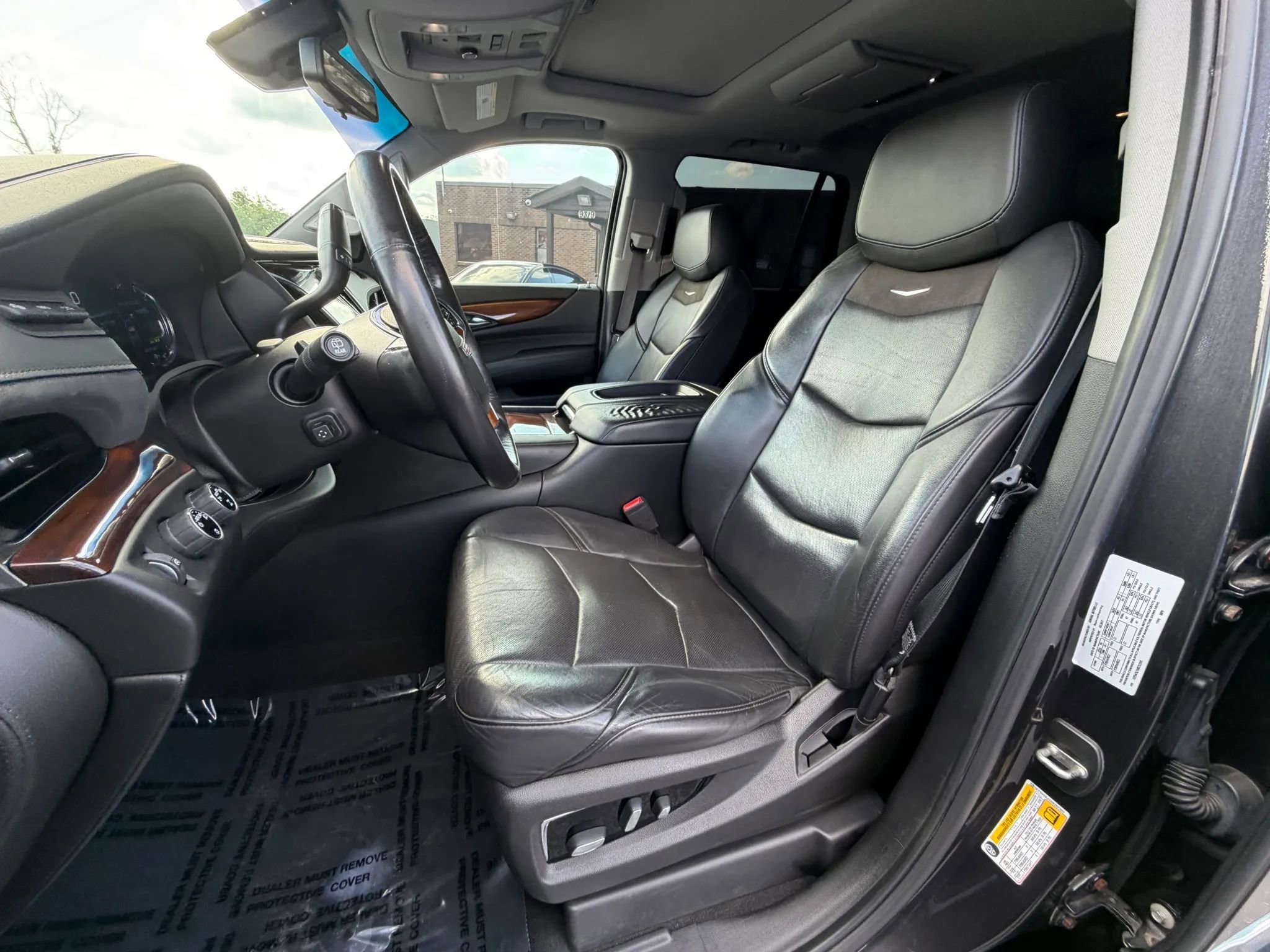 Used 2017 Cadillac Escalade Premium Luxury AWD/4WD image 11