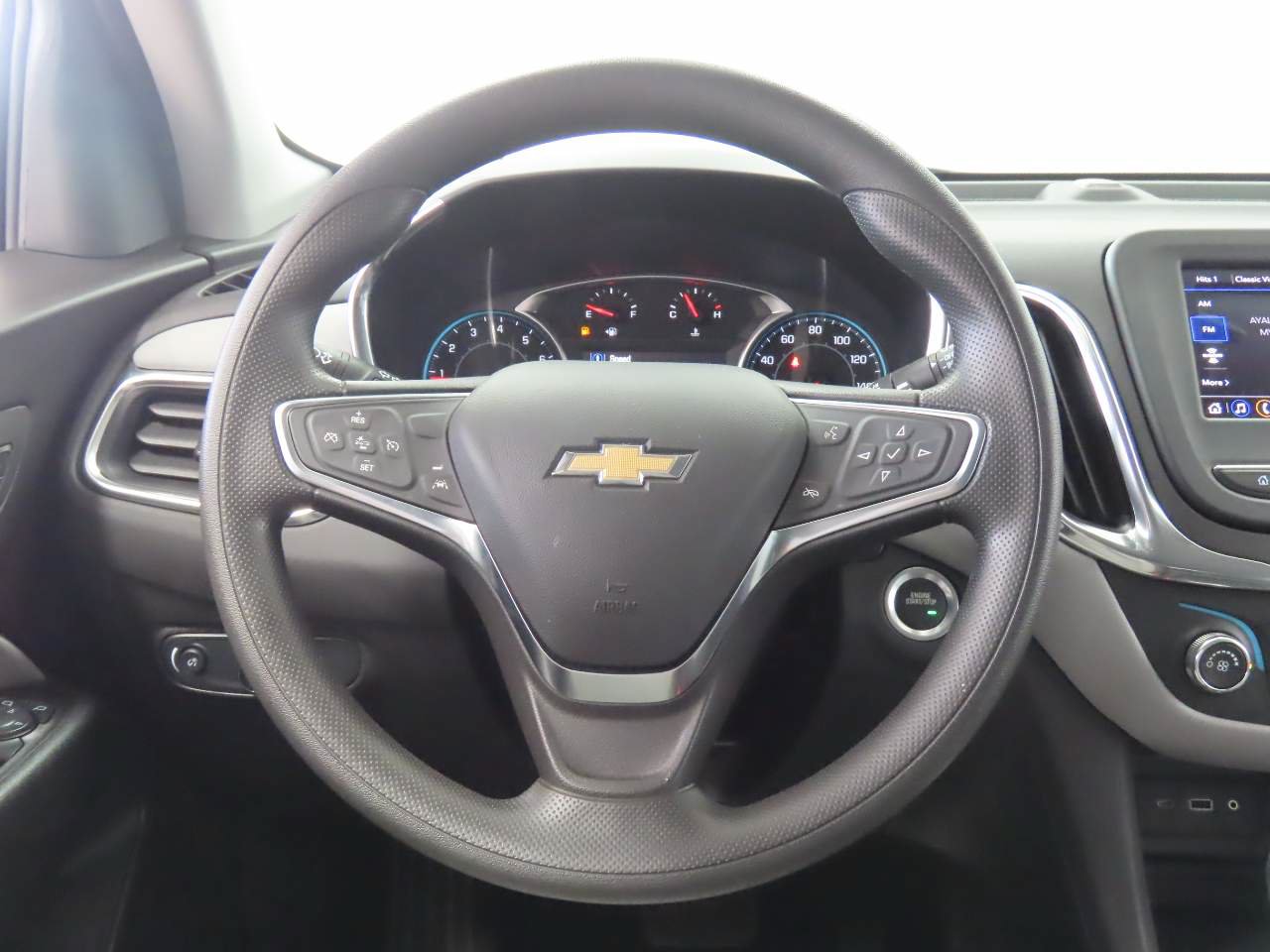 Used 2024 Chevrolet Equinox LS w/ LS Convenience Package FWD image 9