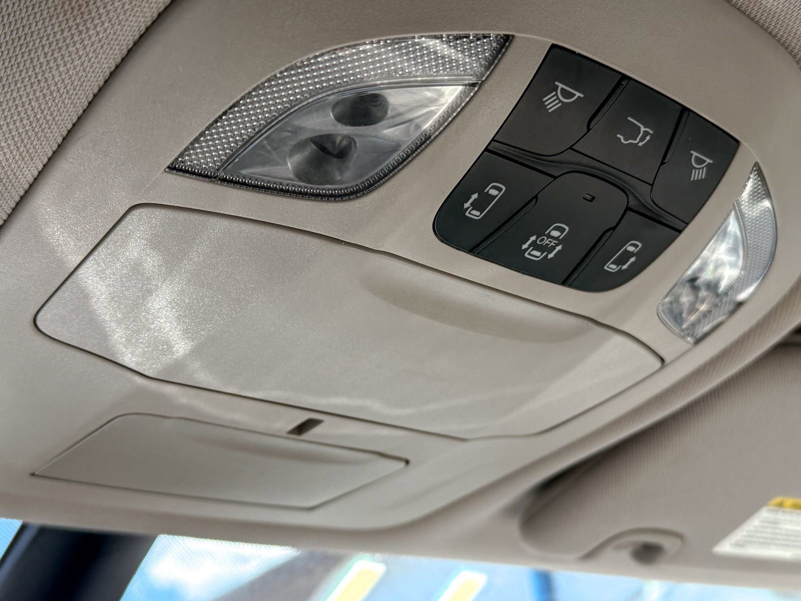 Used 2021 Chrysler Pacifica Touring-L image 32