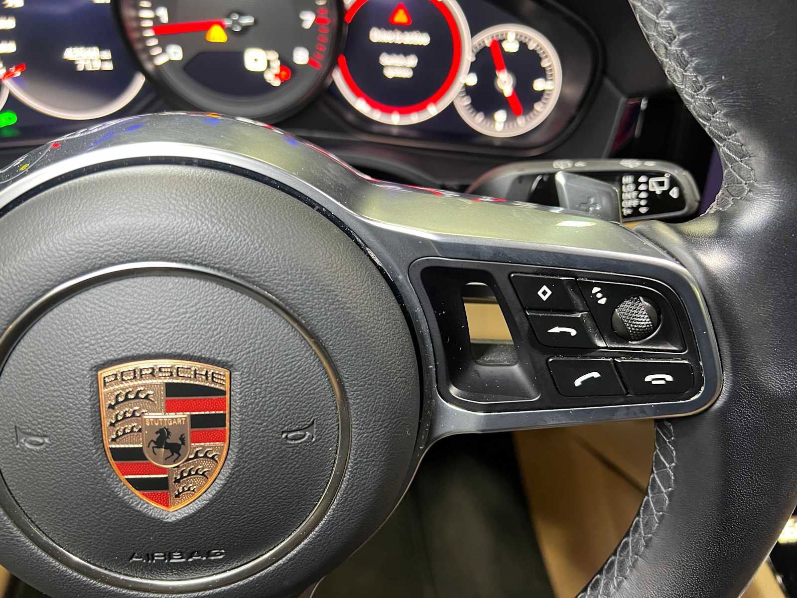 Used 2023 Porsche Cayenne image 25