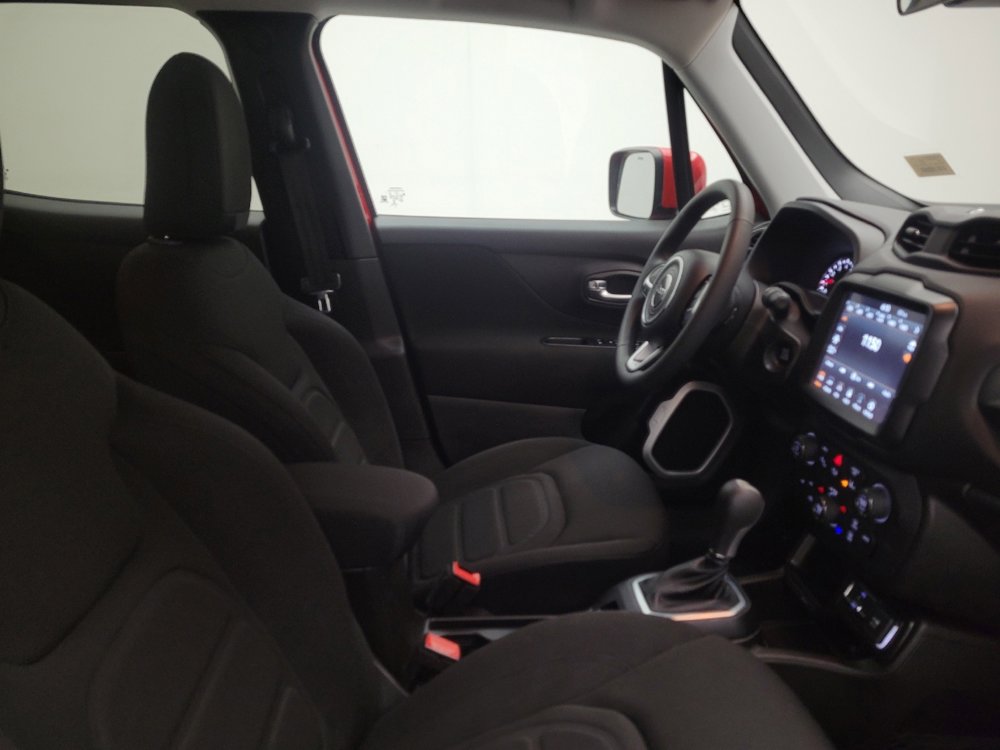 Used 2021 Jeep Renegade Latitude w/ Luxury Group I image 21