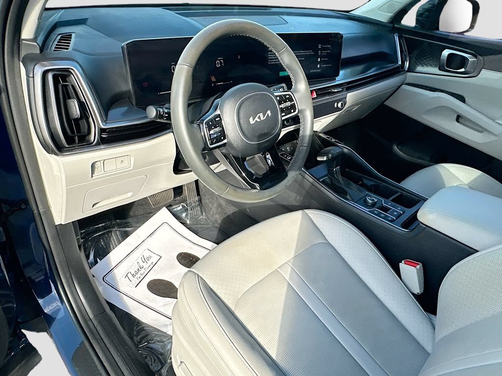 Certified 2025 Kia Sorento S w/ Panoramic Sunroof Package FWD image 9