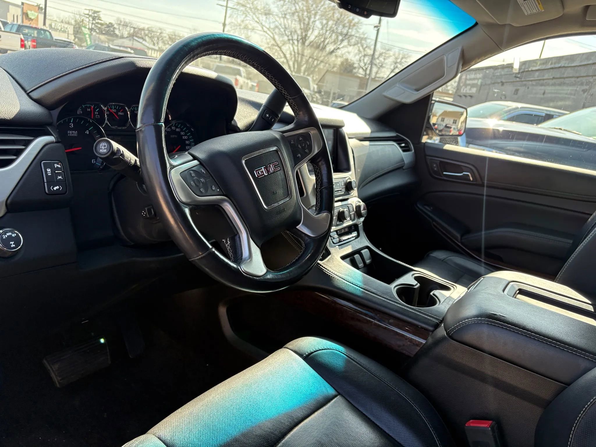 Used 2018 GMC Yukon SLT w/ Open Road Package image 10