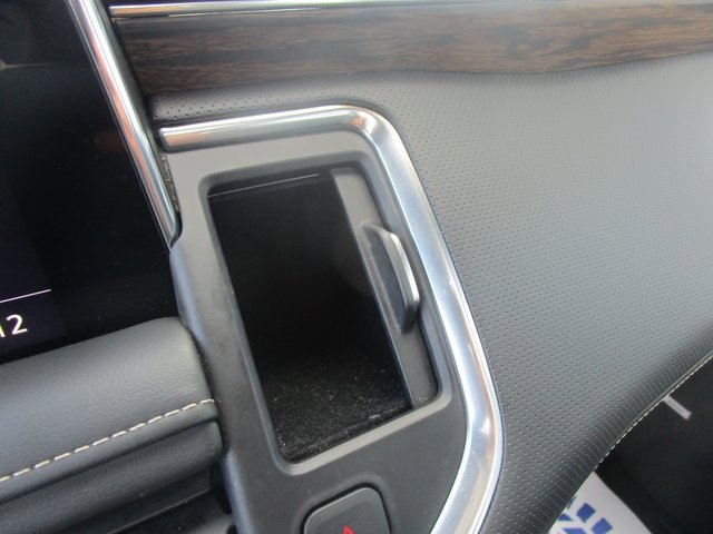 Used 2021 Chevrolet Tahoe Premier w/ Premium Package image 16