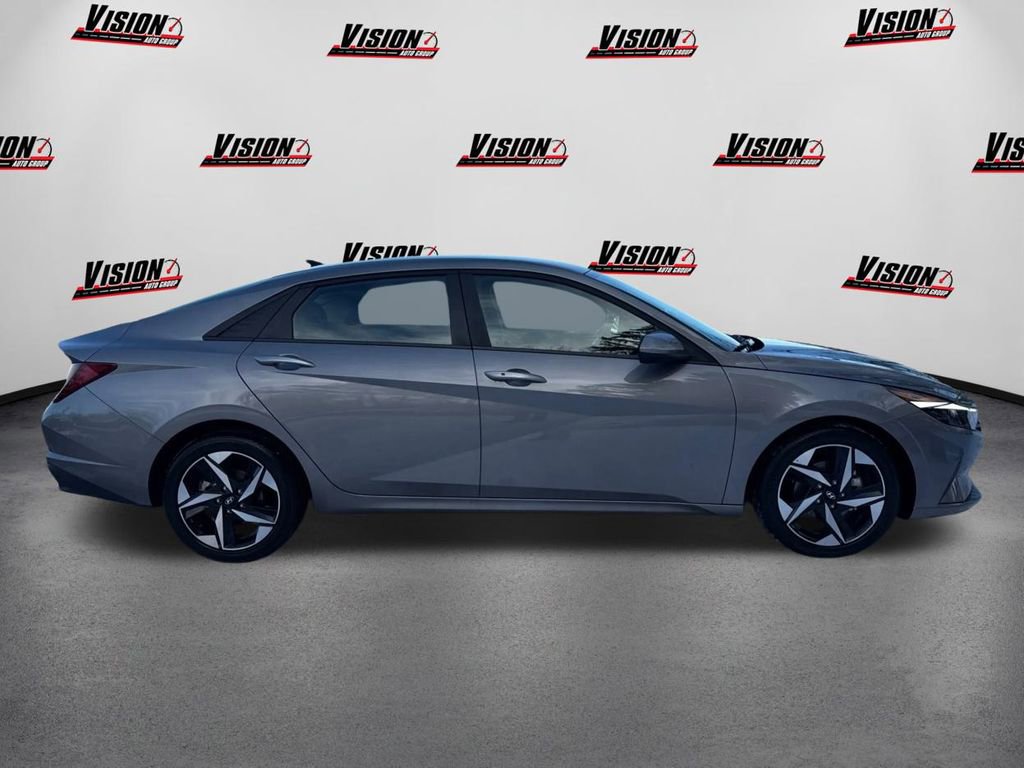 Certified 2023 Hyundai Elantra SEL w/ Convenience Package image 4