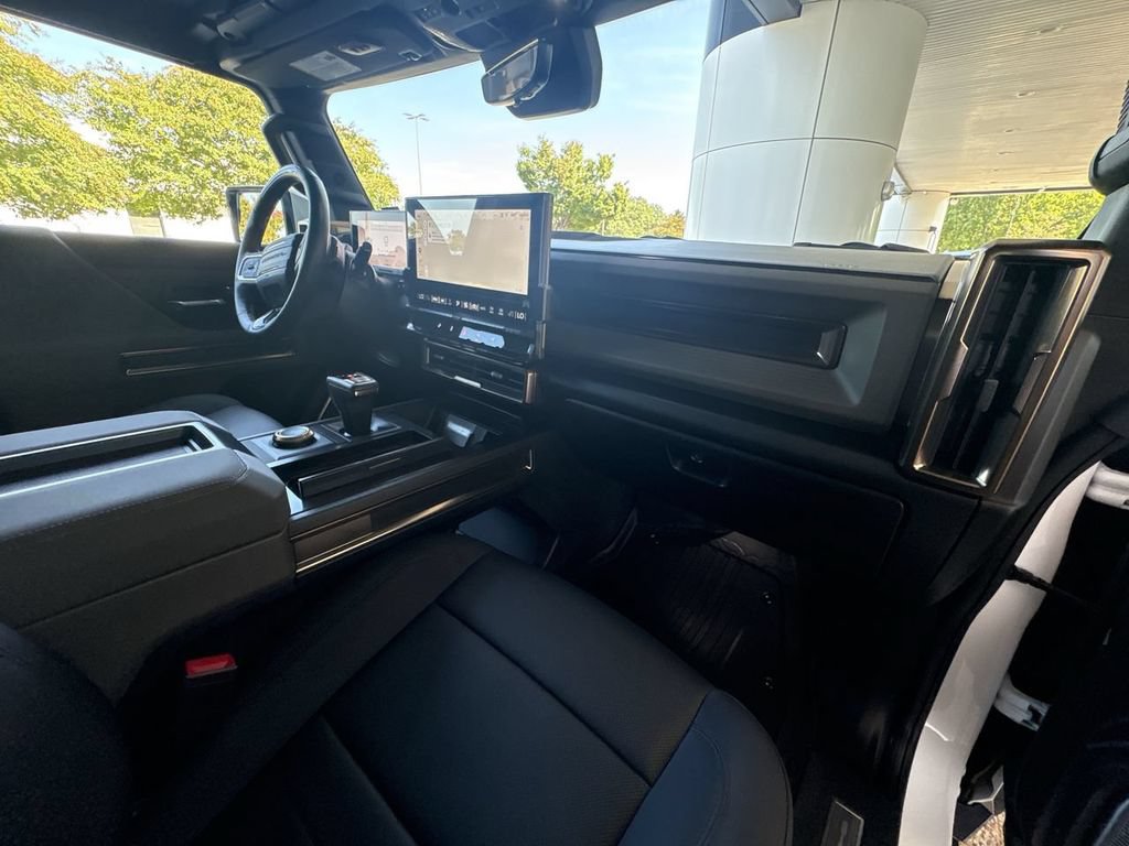 Certified 2025 GMC Hummer EV 2X AWD/4WD image 30