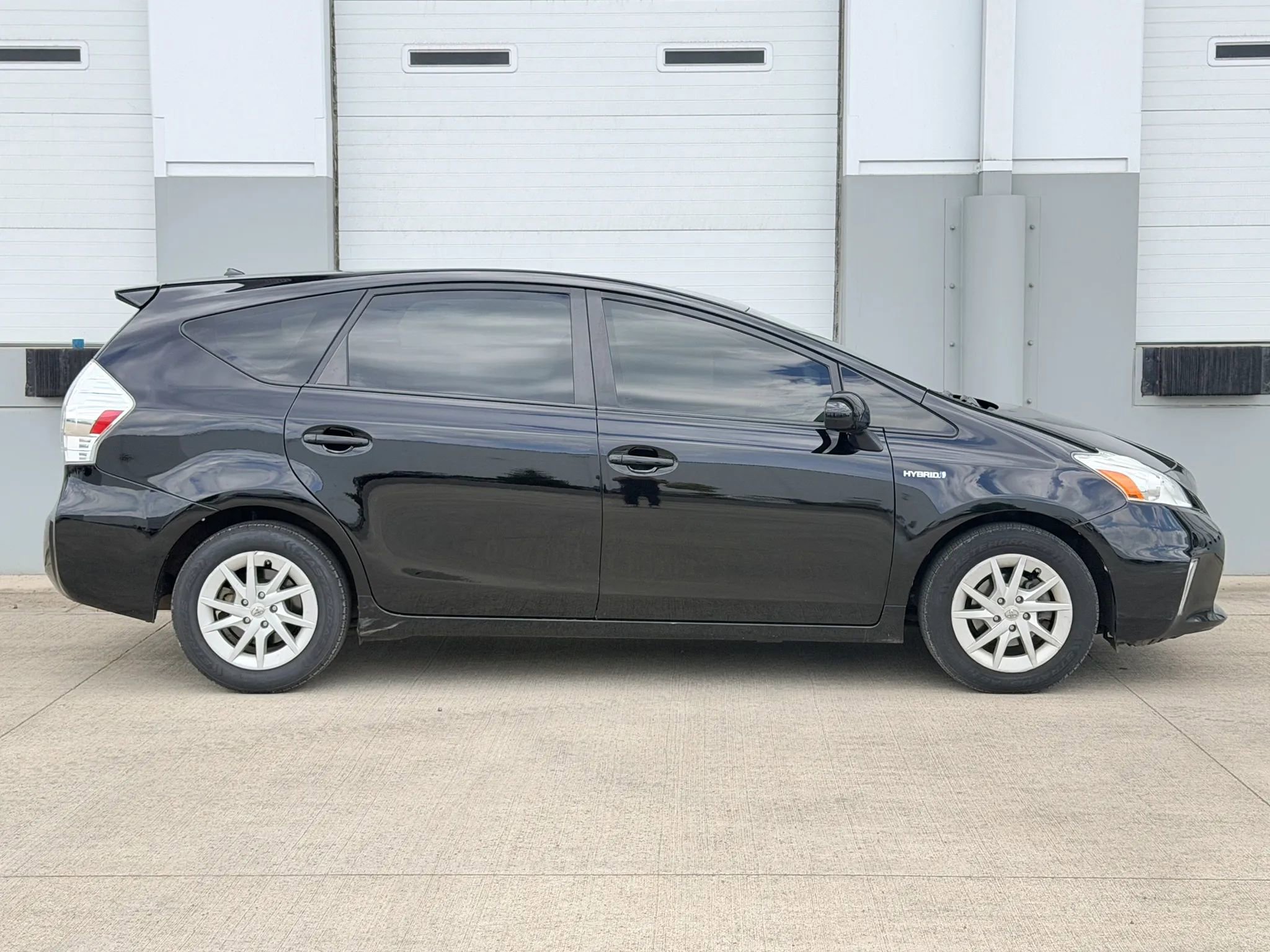 Used 2012 Toyota Prius V Two FWD image 6